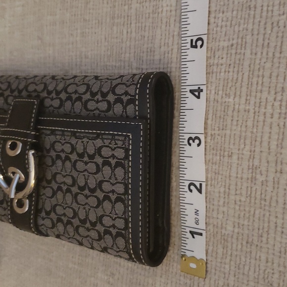 Coach Tri Fold Wallet - Picture 5 of 9